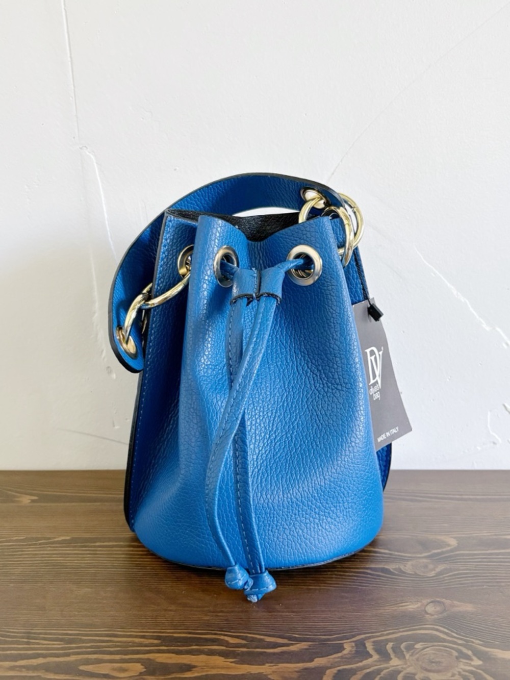Diva’s Bag Blue Leather Bucket Bag Crossbody